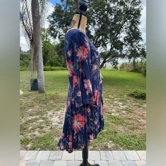Lightweight! Free People Eyes On You Navy Floral Boho V-Neck 3/4 Sleeve Dress - Picture 5 of 12